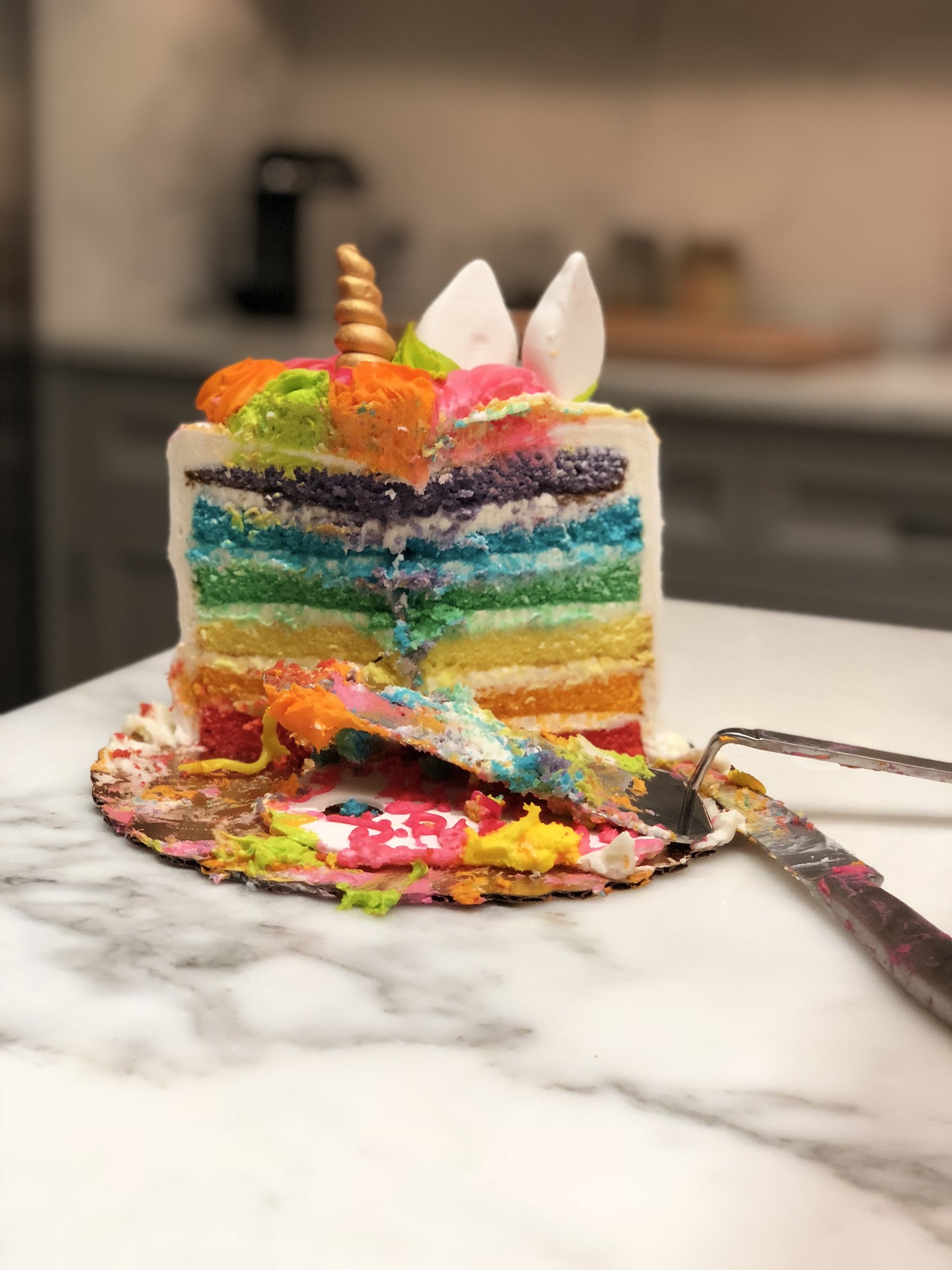Unicorn rainbow cake
