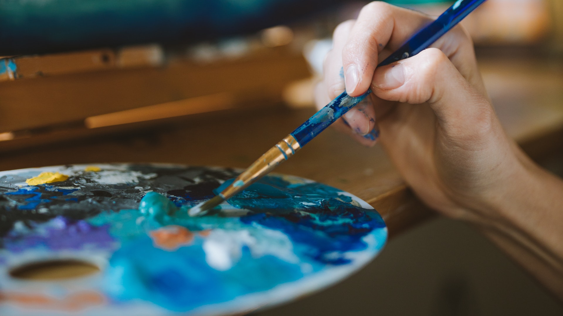 Painting brush and palette
